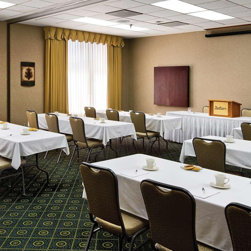 Radisson Hotel Bismarck  Kültér fotó