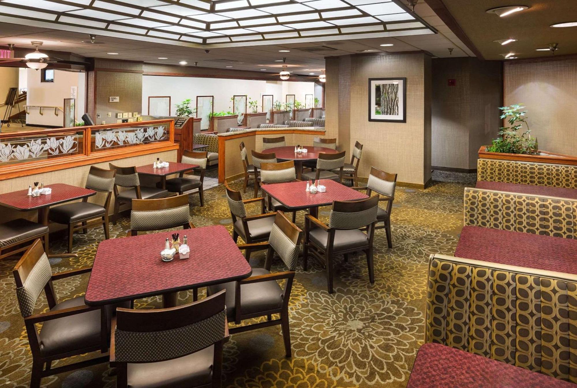 Radisson Hotel Bismarck  Kültér fotó
